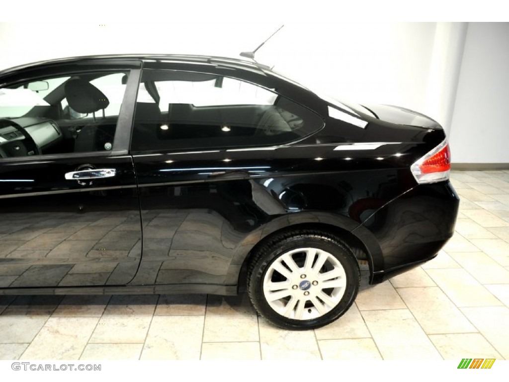 2008 Focus SE Coupe - Black / Charcoal Black photo #47