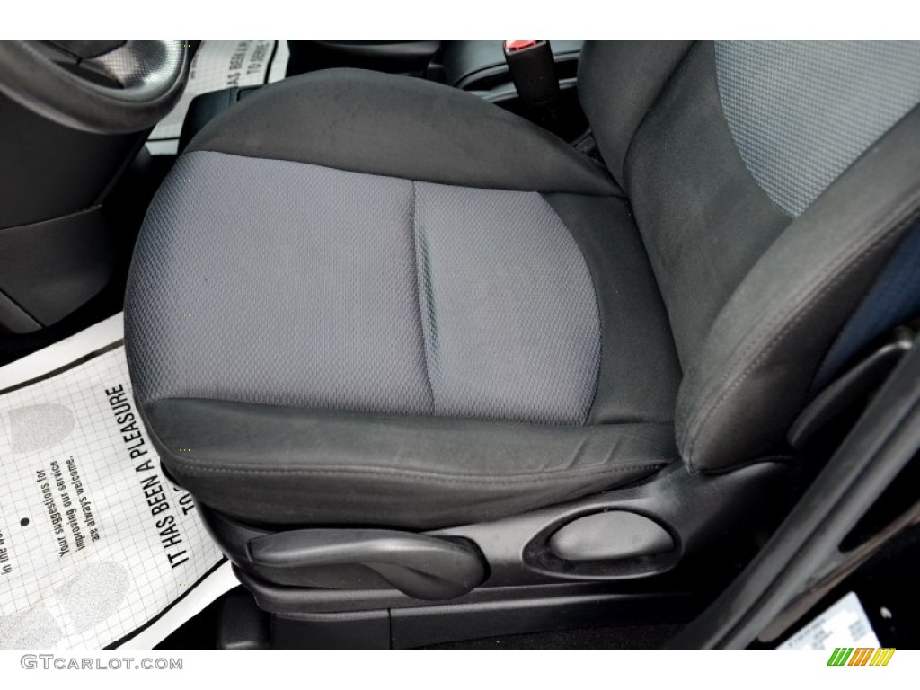 2007 MAZDA5 Touring - Brilliant Black / Black photo #33