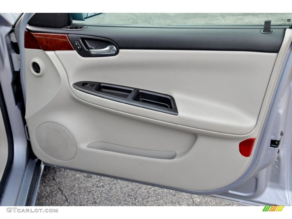 2006 Chevrolet Impala LT Neutral Beige Door Panel Photo #100377060