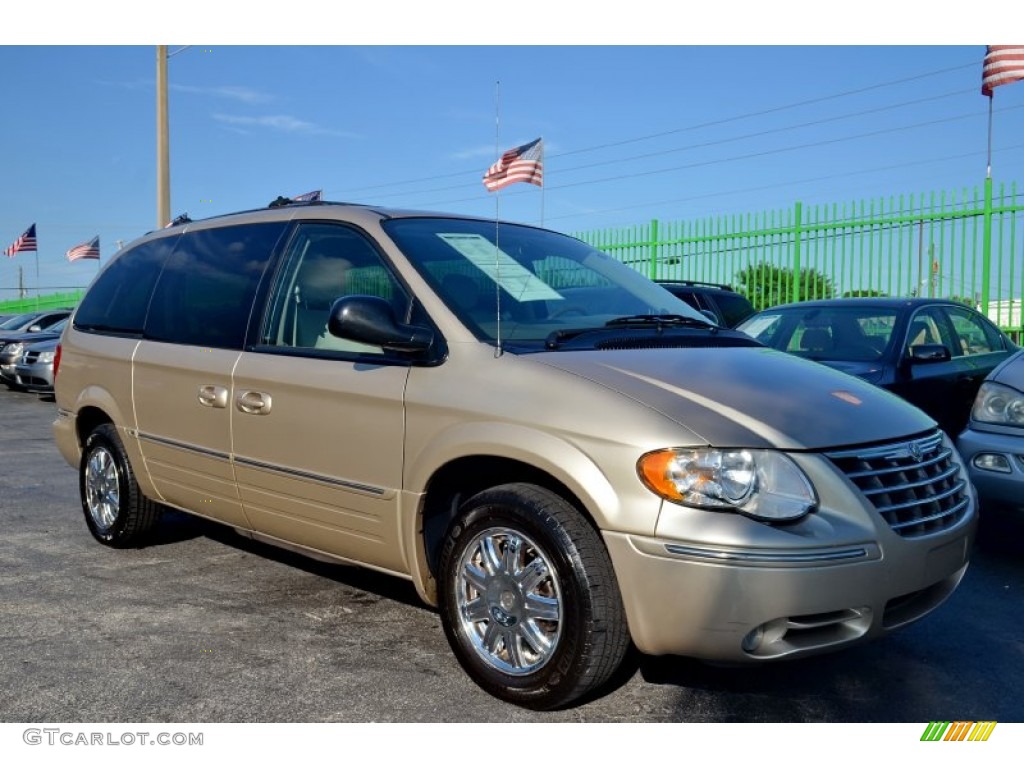 Linen Gold Metallic 2006 Chrysler Town & Country Limited Exterior Photo #100380738