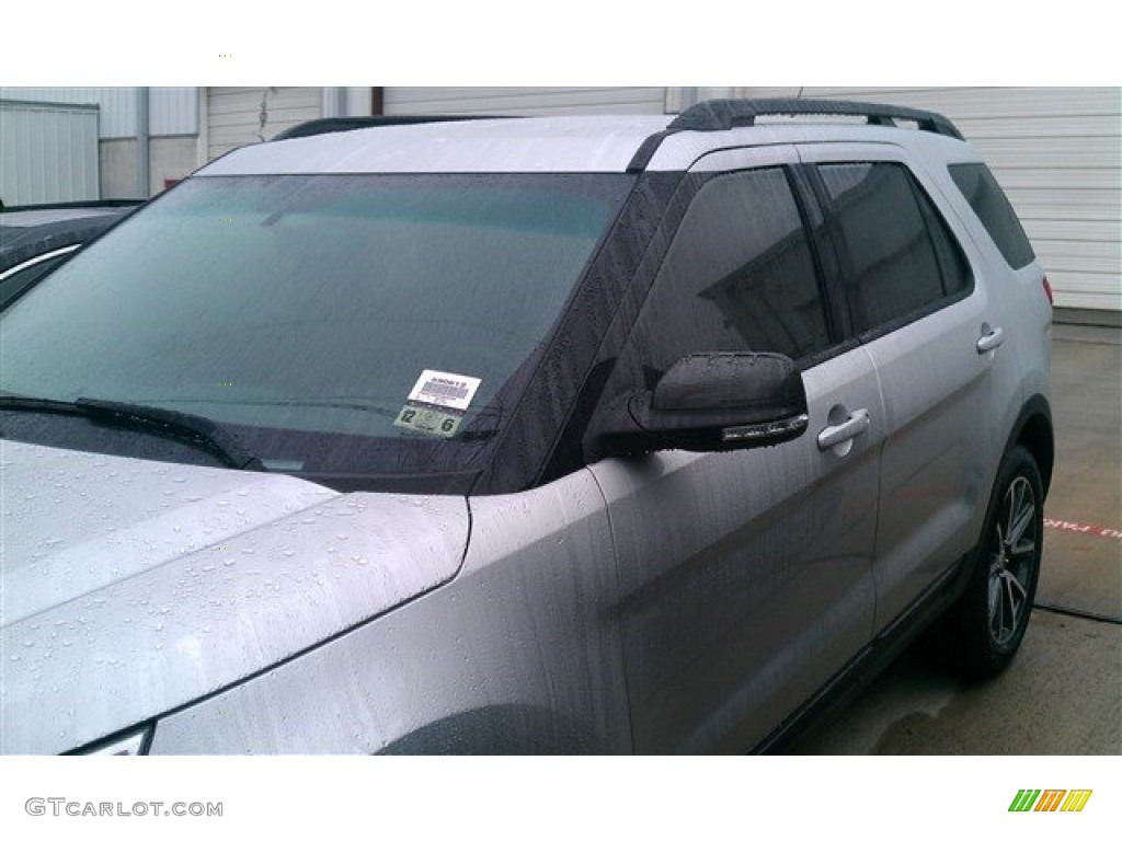 2015 Explorer XLT - Ingot Silver / Charcoal Black photo #4