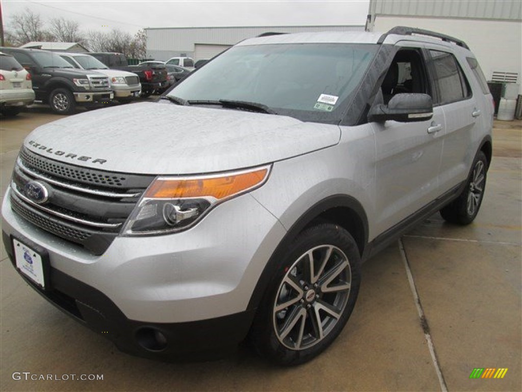 2015 Explorer XLT - Ingot Silver / Charcoal Black photo #10