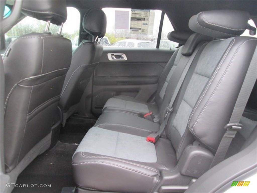 2015 Explorer XLT - Ingot Silver / Charcoal Black photo #18