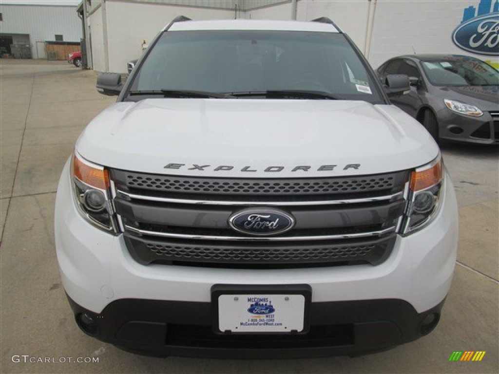 2015 Explorer XLT - Oxford White / Charcoal Black photo #4