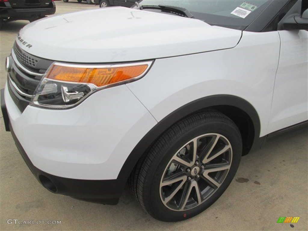 2015 Explorer XLT - Oxford White / Charcoal Black photo #5