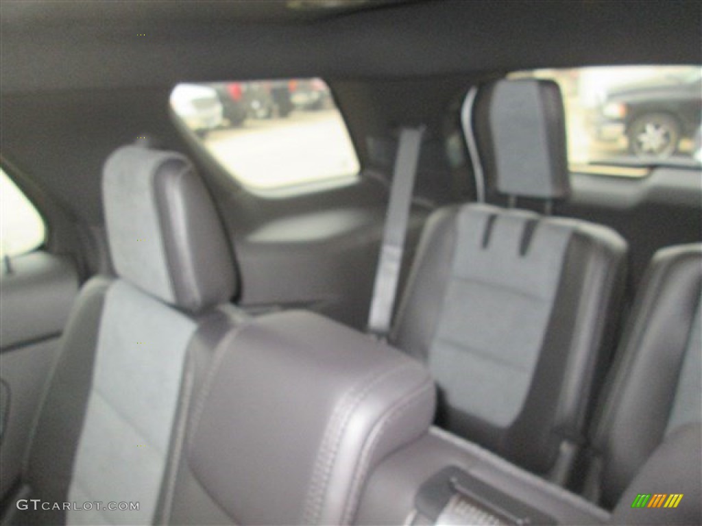 2015 Explorer XLT - Oxford White / Charcoal Black photo #11
