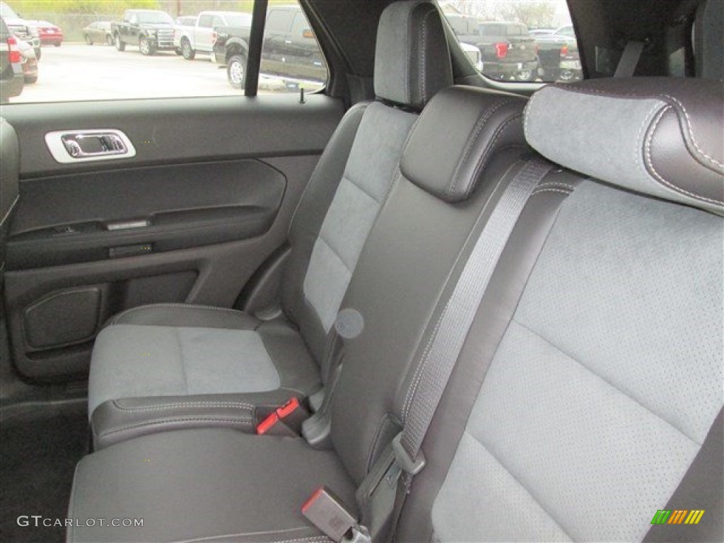 2015 Explorer XLT - Oxford White / Charcoal Black photo #13