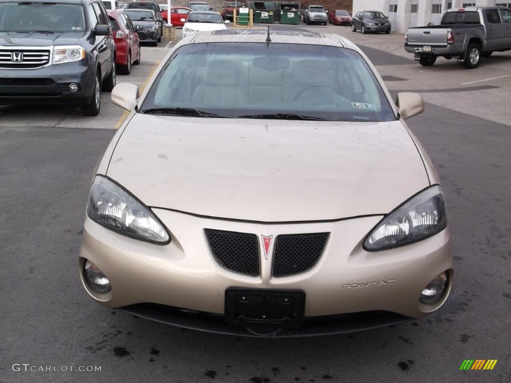 2005 Grand Prix GT Sedan - Sedona Beige Metallic / Parchment/Dark Pewter photo #5