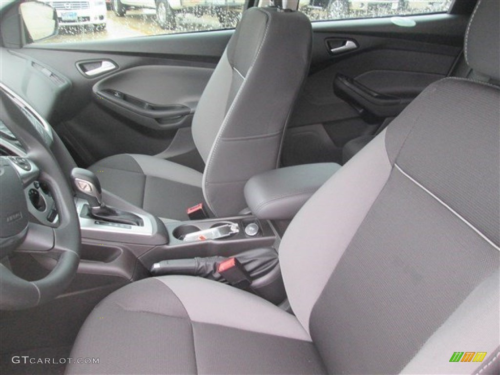 2014 Focus SE Hatchback - Sterling Gray / Charcoal Black photo #26