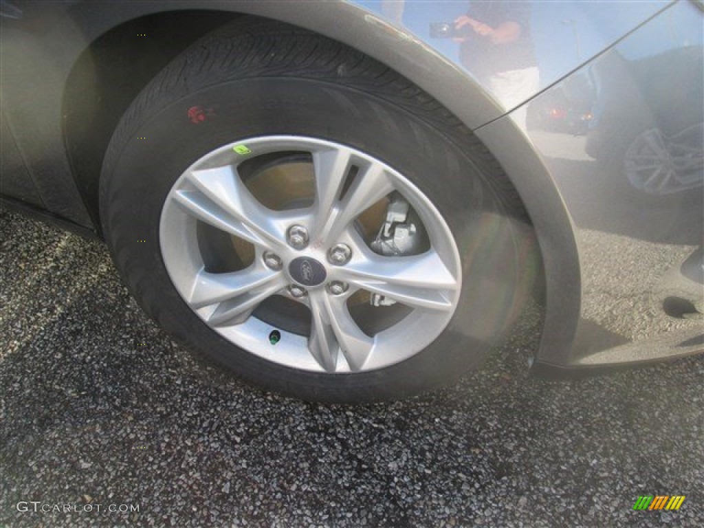 2014 Focus SE Sedan - Sterling Gray / Charcoal Black photo #3