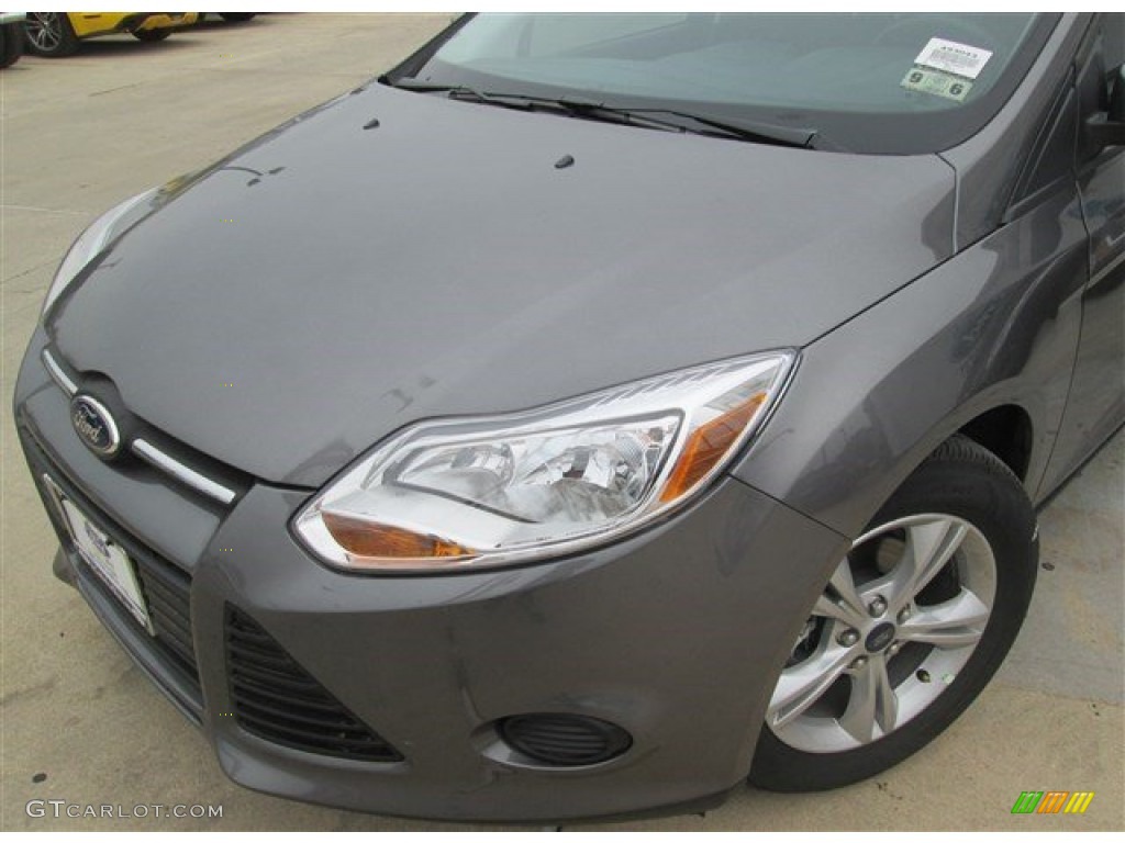 2014 Focus SE Sedan - Sterling Gray / Charcoal Black photo #3