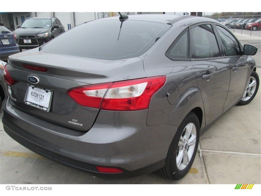 2014 Focus SE Sedan - Sterling Gray / Charcoal Black photo #7