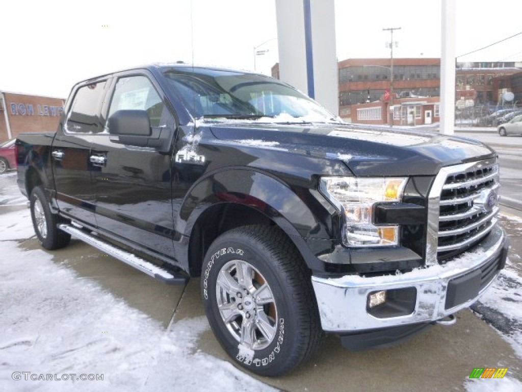 2015 F150 XLT SuperCrew 4x4 - Tuxedo Black Metallic / Medium Earth Gray photo #2