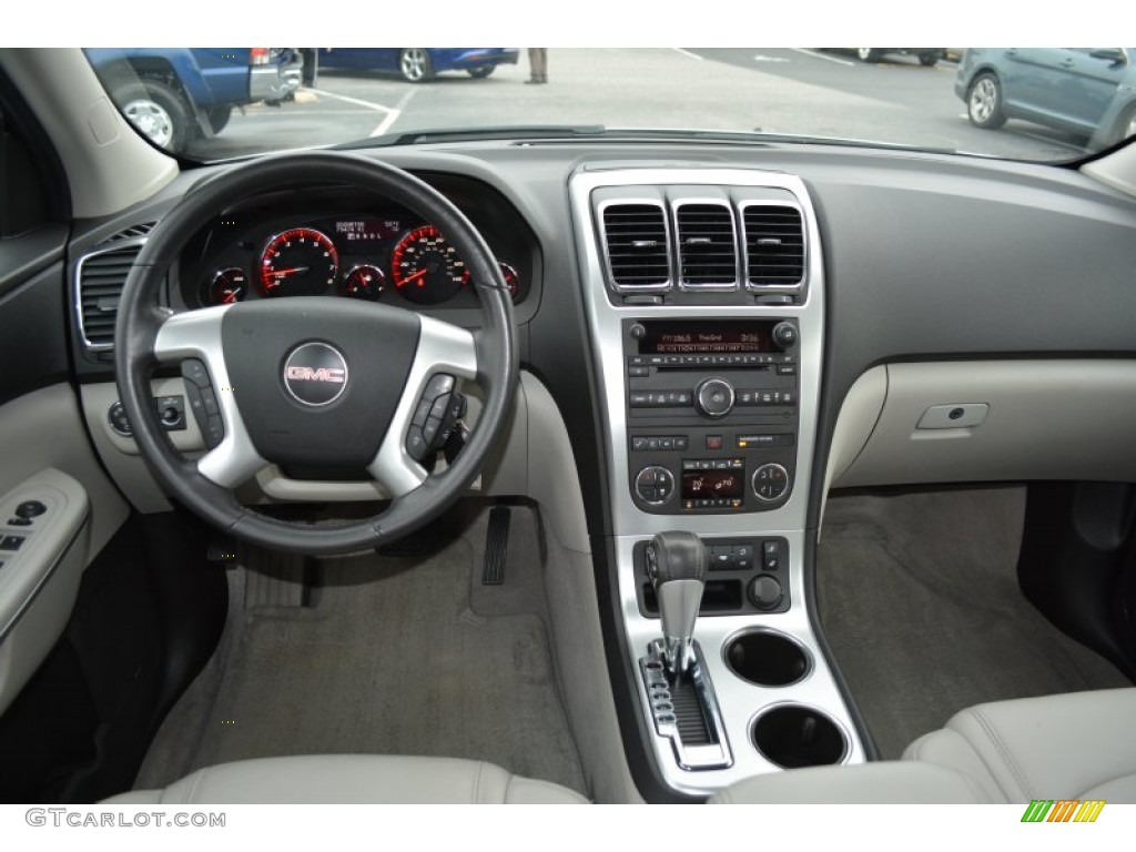 2010 GMC Acadia SLT Dashboard Photos