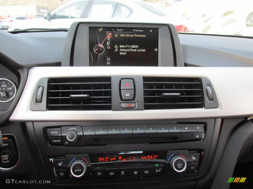 2015 3 Series 320i xDrive Sedan - Alpine White / Black photo #17