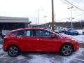 Race Red - Focus SE Hatchback Photo No. 1