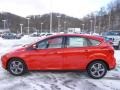 Race Red - Focus SE Hatchback Photo No. 4