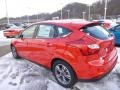 Race Red - Focus SE Hatchback Photo No. 5