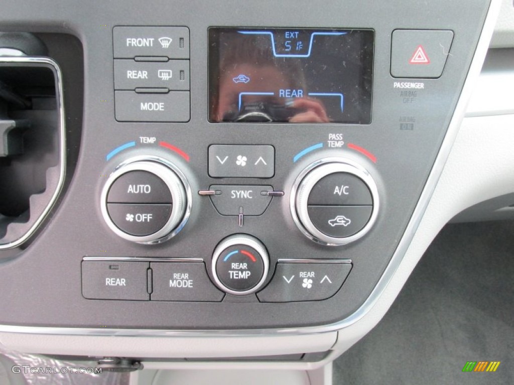 2015 Toyota Sienna L Controls Photo #100410551