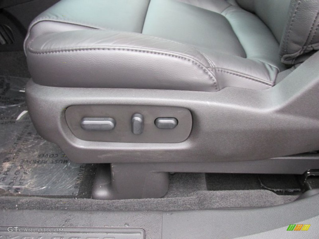 2015 Explorer XLT - Bronze Fire / Charcoal Black photo #26