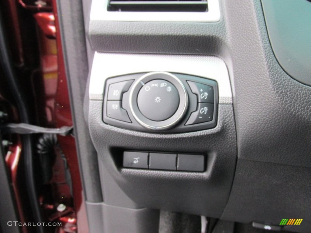 2015 Ford Explorer XLT Controls Photos