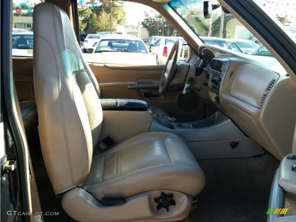 2002 Explorer Sport 4x4 - Black Clearcoat / Medium Prairie Tan/Graphite Accent photo #11