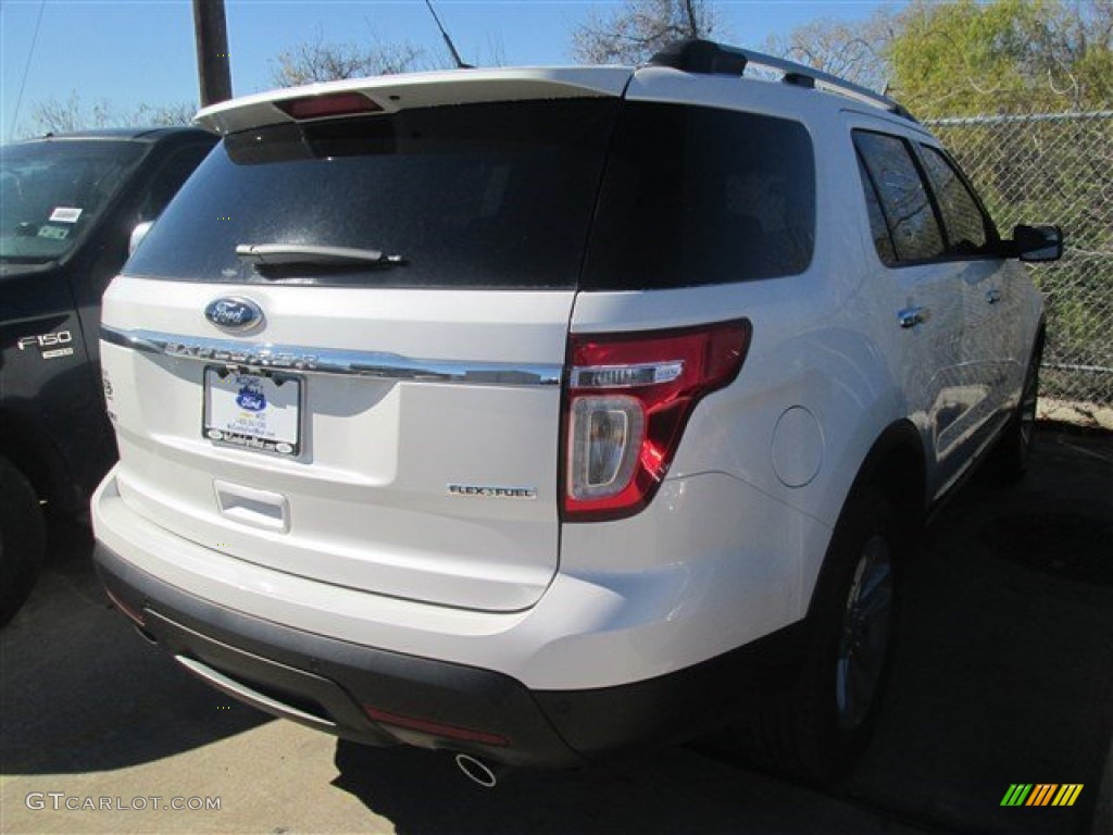 2015 Explorer XLT - White Platinum / Medium Light Stone photo #7