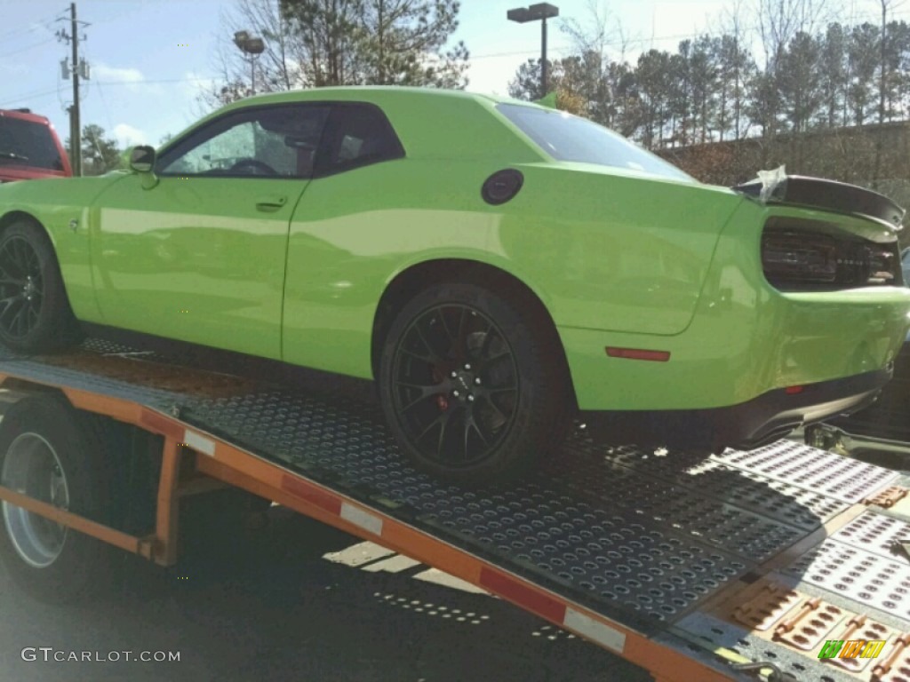 2015 Challenger SRT Hellcat - Sublime Green Pearl / Black photo #2
