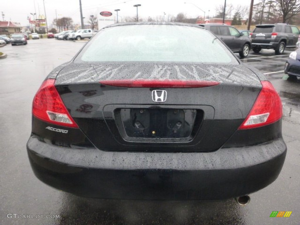 2006 Accord LX Coupe - Nighthawk Black Pearl / Black photo #4