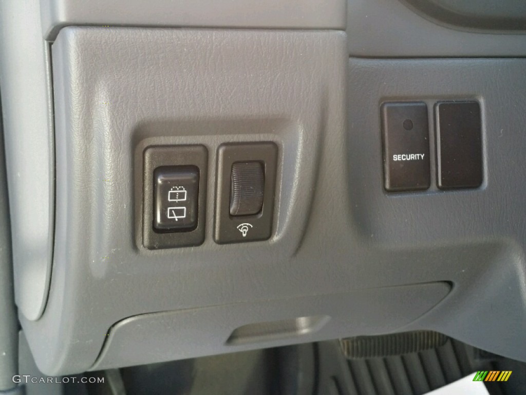 2002 Xterra SE V6 4x4 - Cloud White / Gray Celadon photo #19