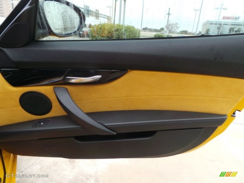 2011 Z4 sDrive35is Roadster - Atacama Yellow / Black photo #29