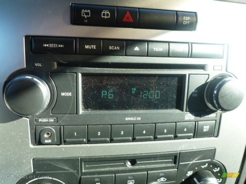 2007 Dodge Magnum SXT AWD Audio System Photo #100450598