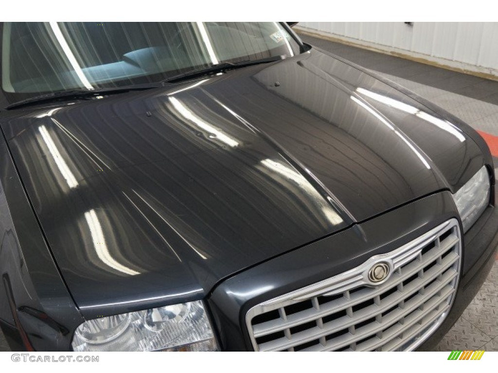 2007 300  - Brilliant Black / Dark Slate Gray/Light Graystone photo #39