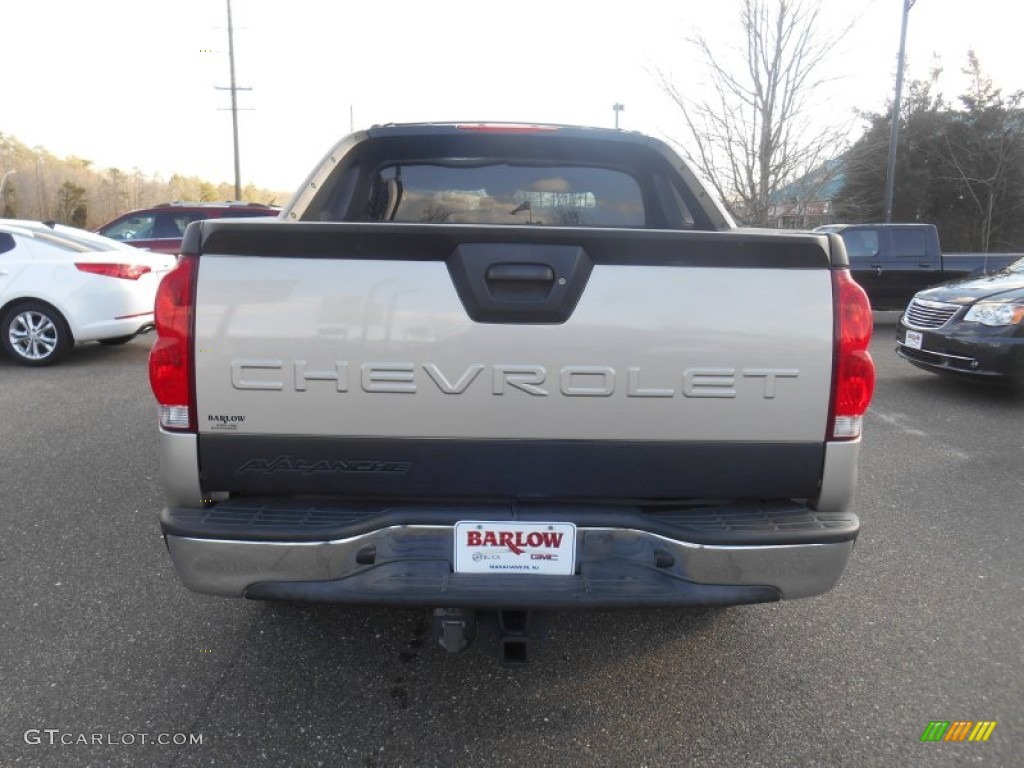 2004 Avalanche 1500 4x4 - Silver Birch Metallic / Dark Charcoal photo #3