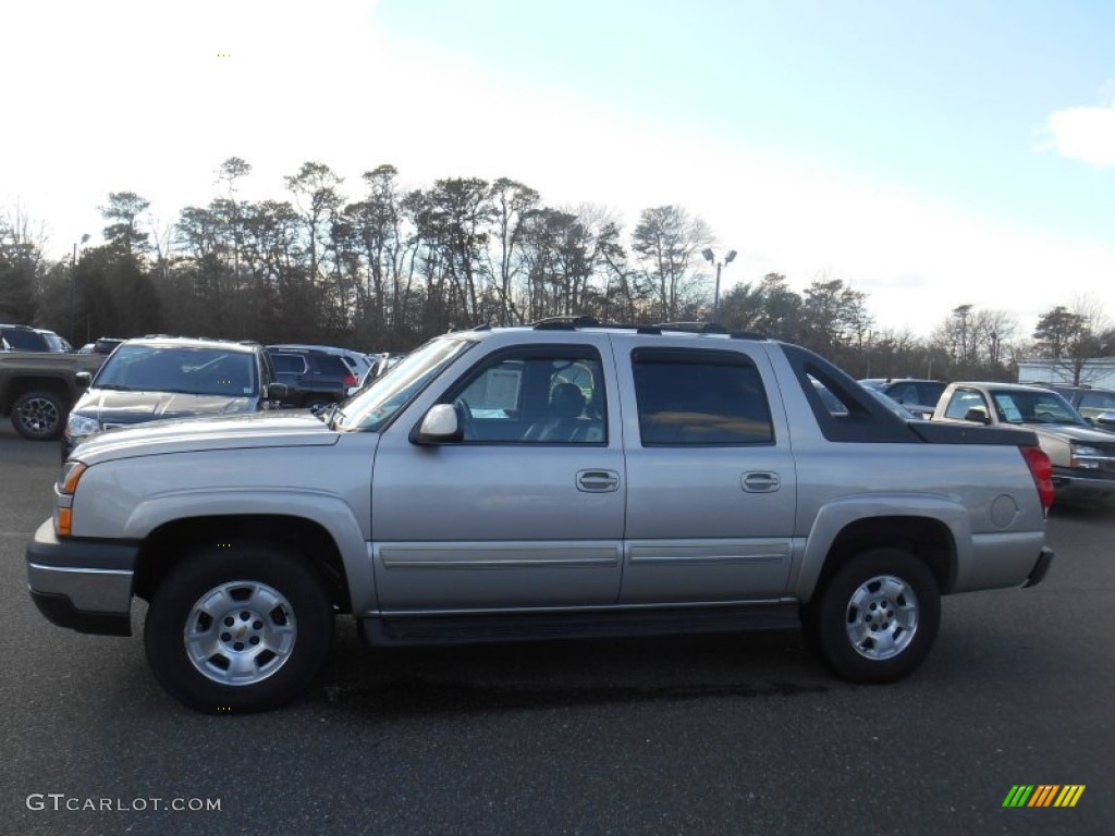 2004 Avalanche 1500 4x4 - Silver Birch Metallic / Dark Charcoal photo #4