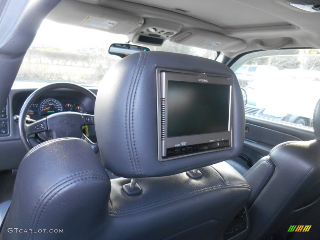 2004 Avalanche 1500 4x4 - Silver Birch Metallic / Dark Charcoal photo #17