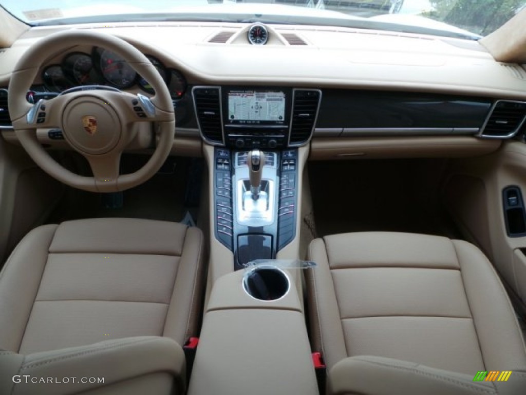 2015 Porsche Panamera GTS Luxor Beige Dashboard Photo #100457693