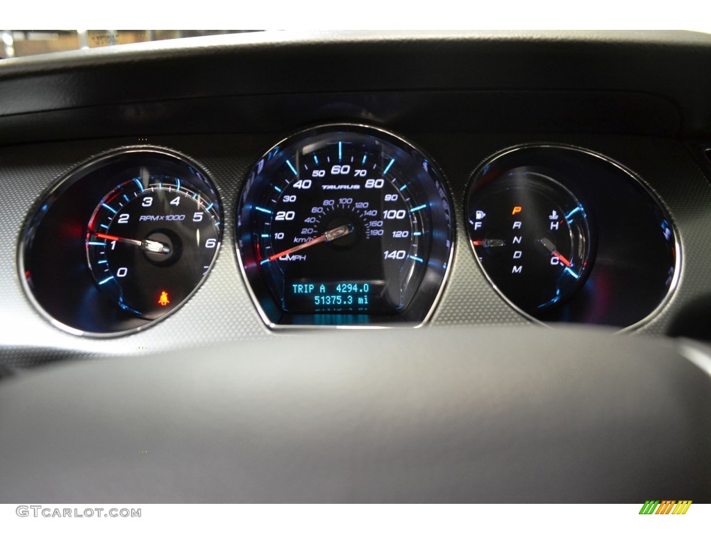 2012 Taurus SEL - Ingot Silver / Charcoal Black photo #24