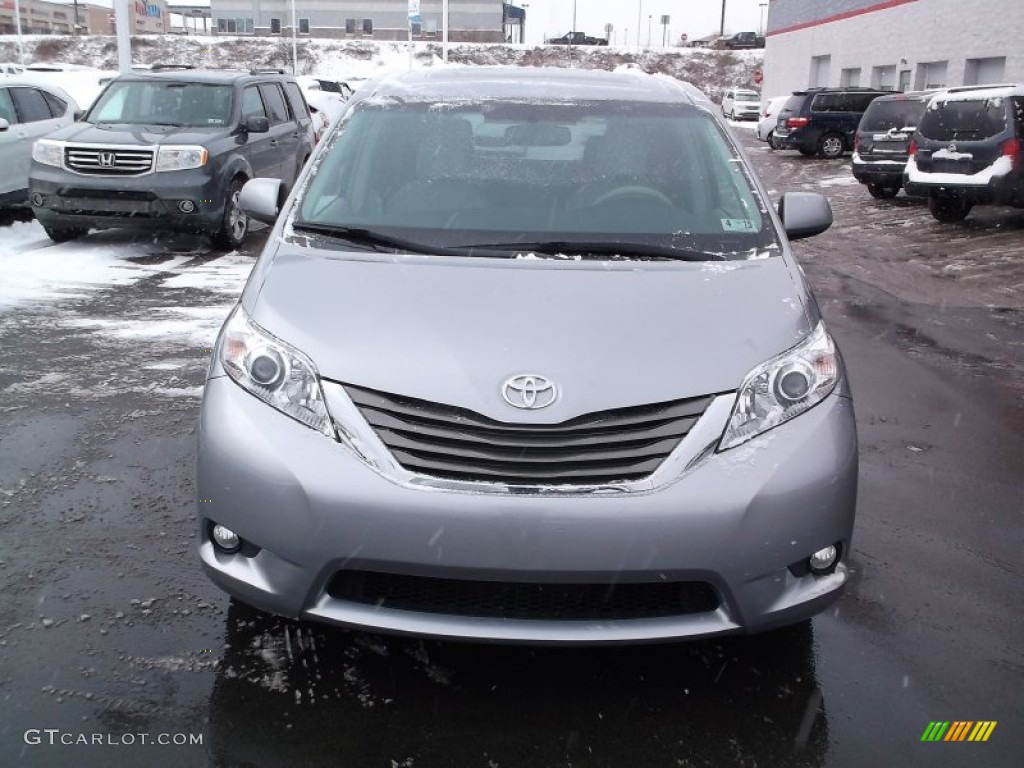 2011 Sienna XLE - Silver Sky Metallic / Light Gray photo #4