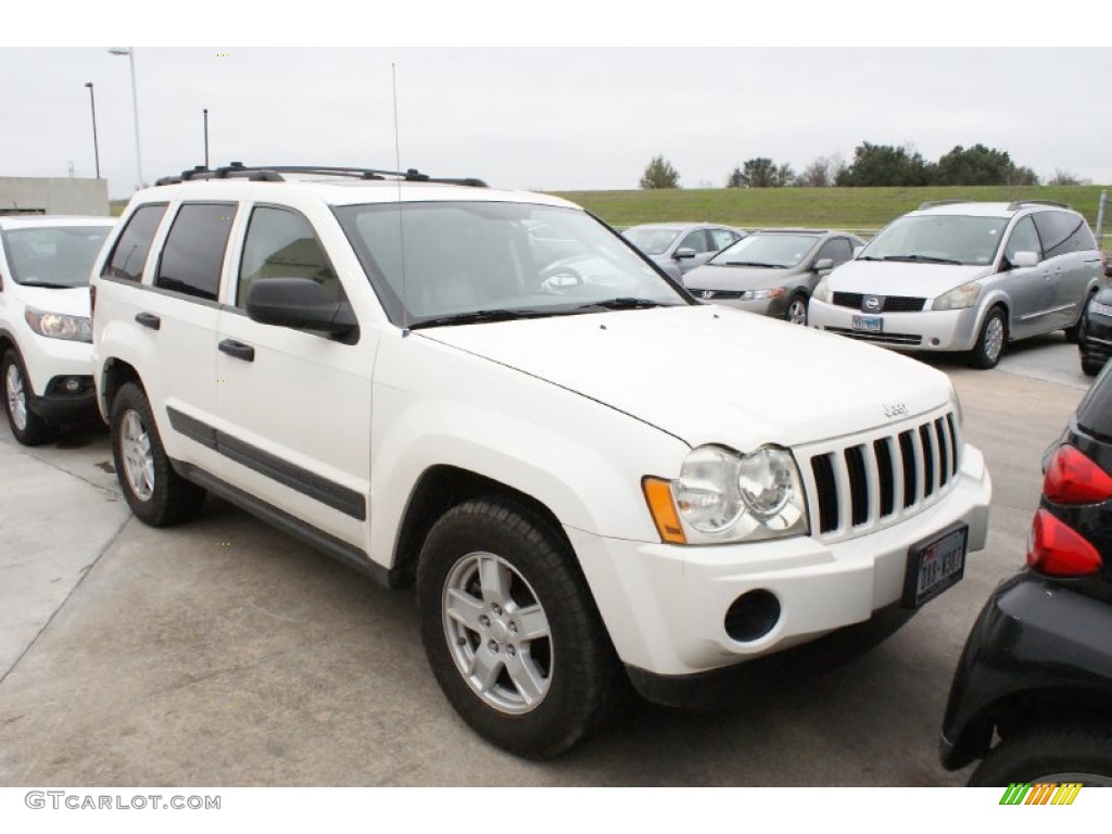 Stone White 2005 Jeep Grand Cherokee Laredo Exterior Photo #100474911