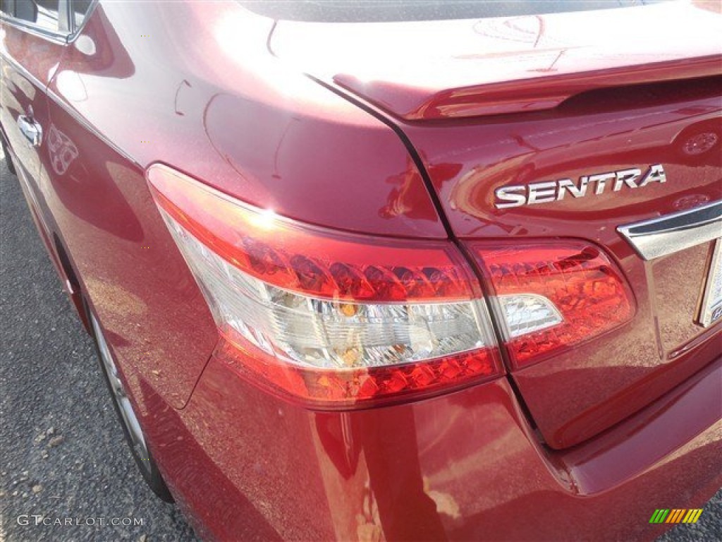 2014 Sentra SR - Red Brick / Charcoal photo #10