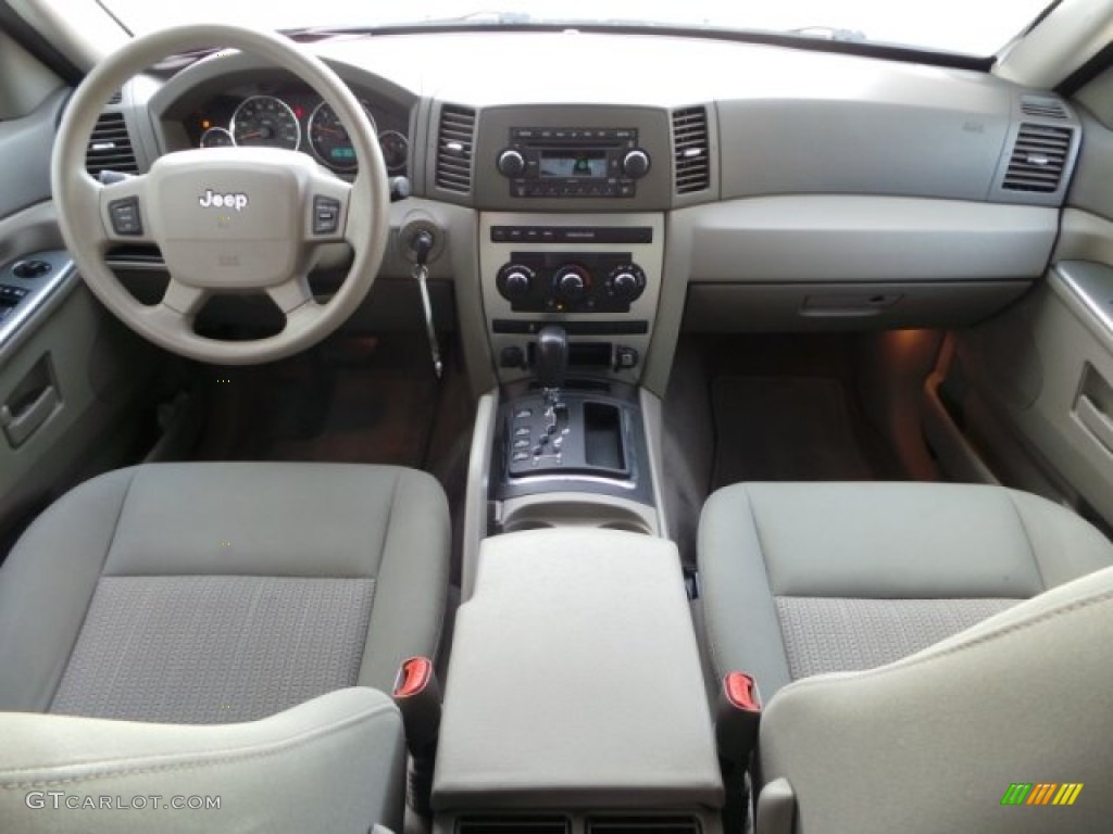 2007 Grand Cherokee Laredo - Black / Medium Slate Gray photo #29