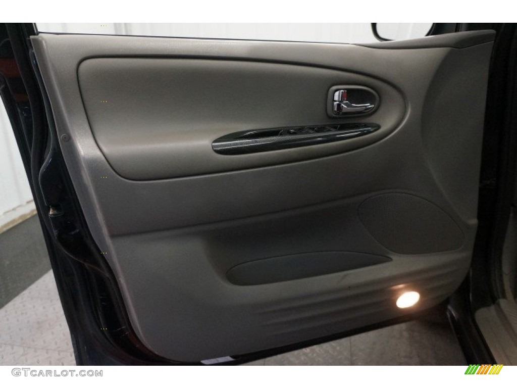 2003 MPV ES - Black Mica / Gray photo #12