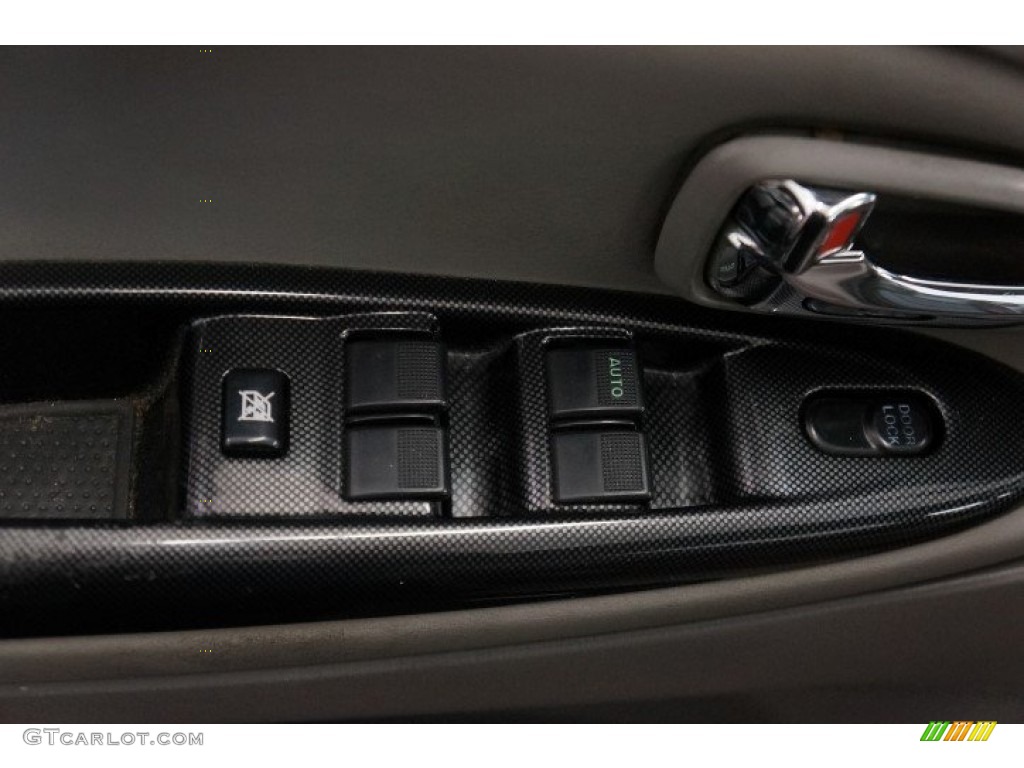 2003 MPV ES - Black Mica / Gray photo #13