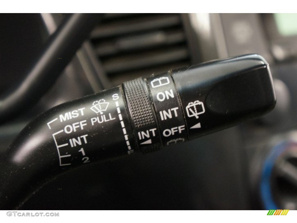 2003 MPV ES - Black Mica / Gray photo #26