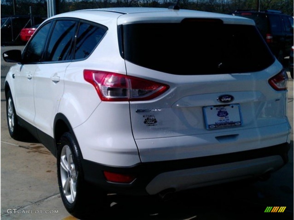 2015 Escape SE - Oxford White / Medium Light Stone photo #6