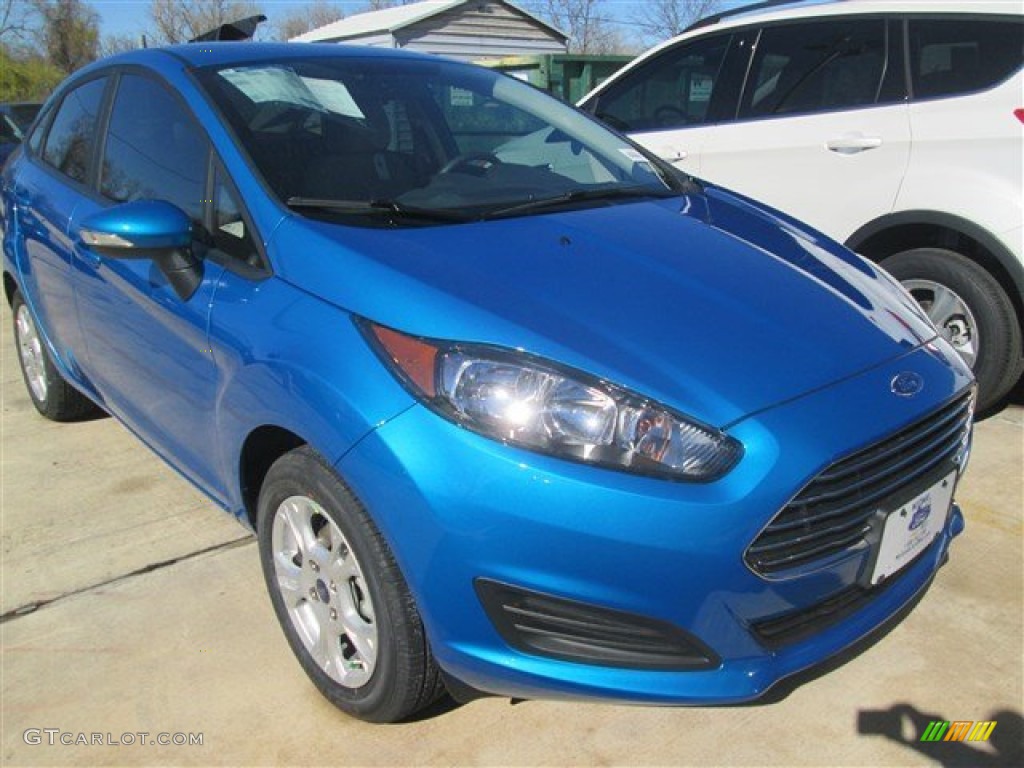 2015 Fiesta SE Sedan - Blue Candy Metallic / Charcoal Black photo #2