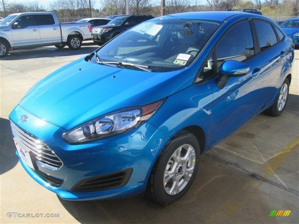 2015 Fiesta SE Sedan - Blue Candy Metallic / Charcoal Black photo #4