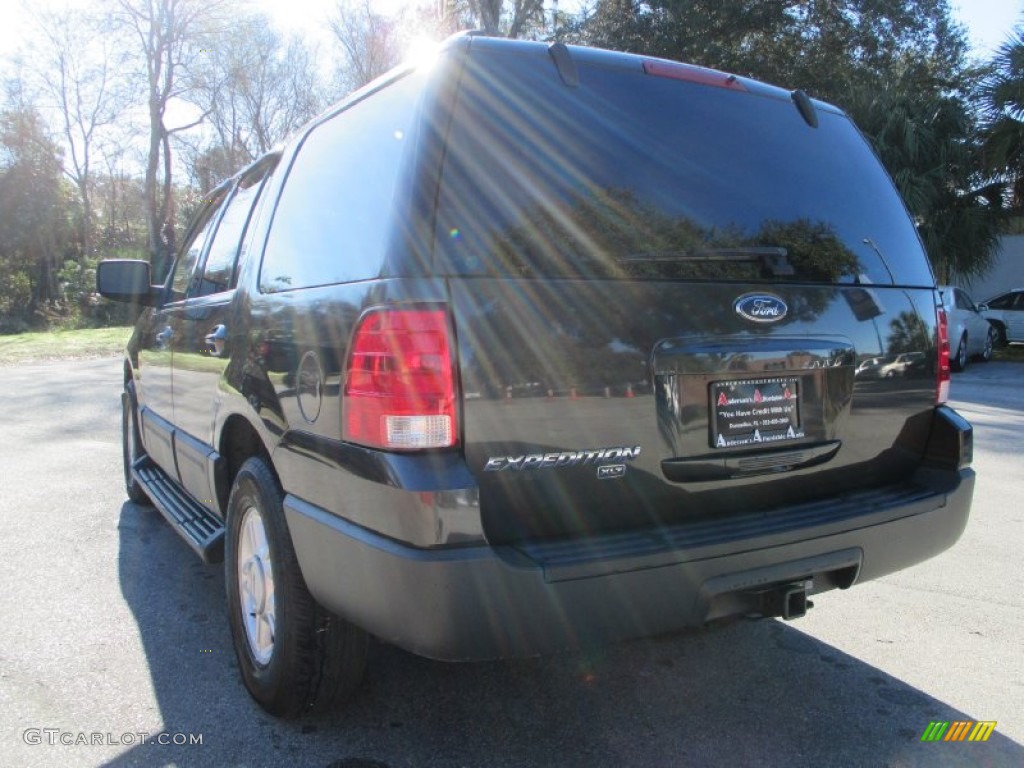 2005 Expedition XLT - Dark Shadow Grey Metallic / Medium Flint Grey photo #5