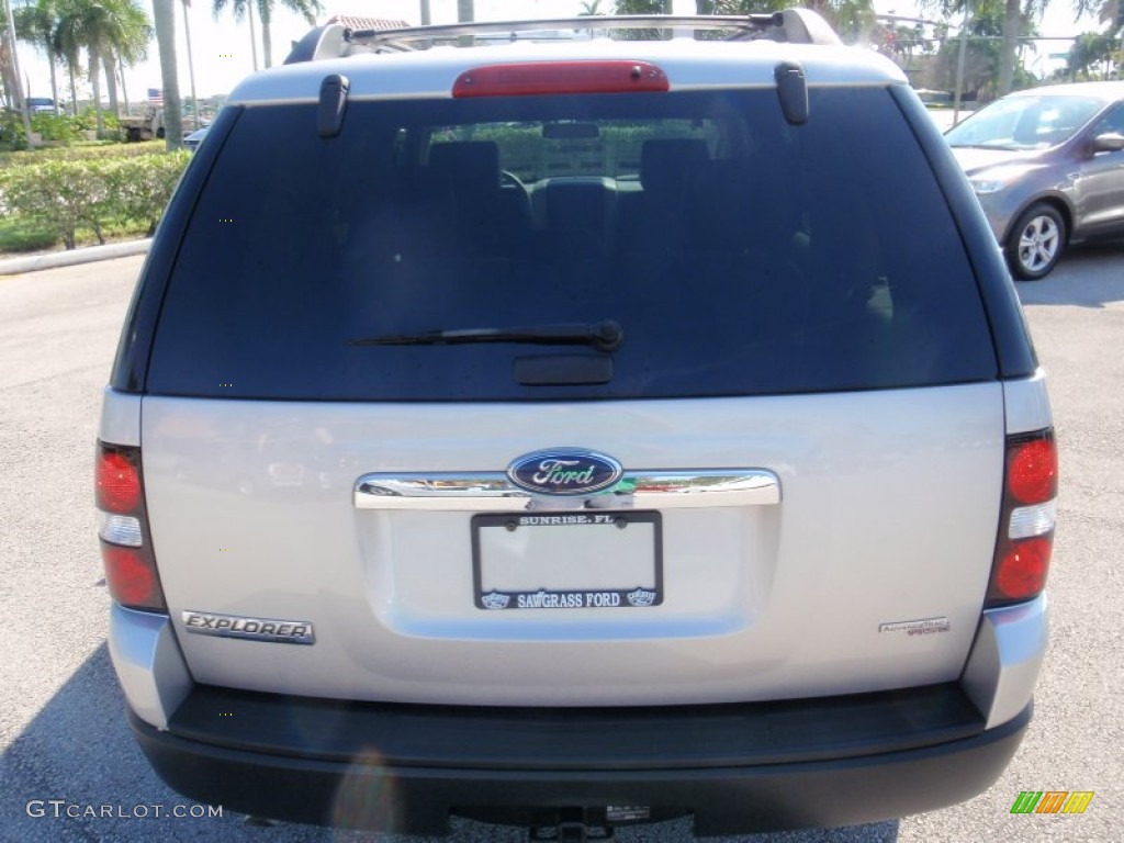 2007 Explorer XLT - Silver Birch Metallic / Camel photo #7